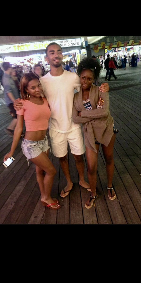 __drcs's tweet photo. Almost your g day..🕊️🤍 the 6/7 before Skrilla lol
#mmcht https://t.co/lhN4GdxW6l
