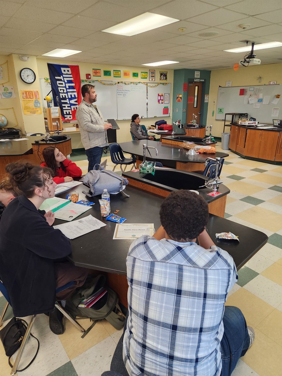GreeceOlympia's tweet photo. Kudos to our students who are taking advantage of our Regents exam review sessions. Review sessions are offered Monday,  Wednesday, and Thursdays between now and exam week from 2:15-3:15pm. Encourage your Spartans to attend! #GreatThingsHappenAtOLY #WeAreOlympia https://t.co/Hq3TjtkzBk
