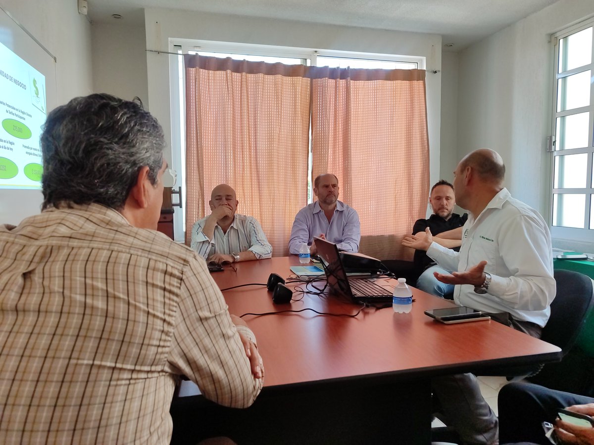 COPARMEX XALAPA (@coparmexal) on Twitter photo Nos reunimos con representantes de FIDE, quienes nos presentaron sus programas para impulsar la eficiencia energética en las empresas.
Una gran oportunidad para generar ahorro, productividad y sostenibilidad. ⚡💼🌱 Nos reunimos con representantes de FIDE, quienes nos presentaron sus programas para impulsar la eficiencia energética en las empresas.
Una gran oportunidad para generar ahorro, productividad y sostenibilidad. ⚡💼🌱