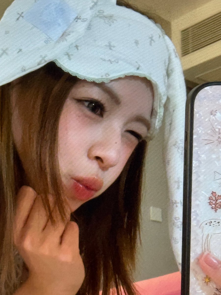 Gen1es_FAN_FR's tweet photo. 🐼⌗˳⳿⤏WEIBO

#ELYN a publié des photos
(2/2)

#Gen1es #ELYN #ElynLeong #อีลีน 
#梁愉苓 #Gen1es_Elyn #Gen1es | 🍋‍🟩 https://t.co/UeQMuQvqhV