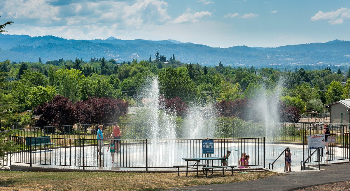 Medford’s splash pads open for the season on May 22!

📍 Available at 6 parks across the city, pen daily from 8 a.m. to 8 p.m. Details + safety tips: 👉 medfordoregon.gov/parks
#MedfordParks