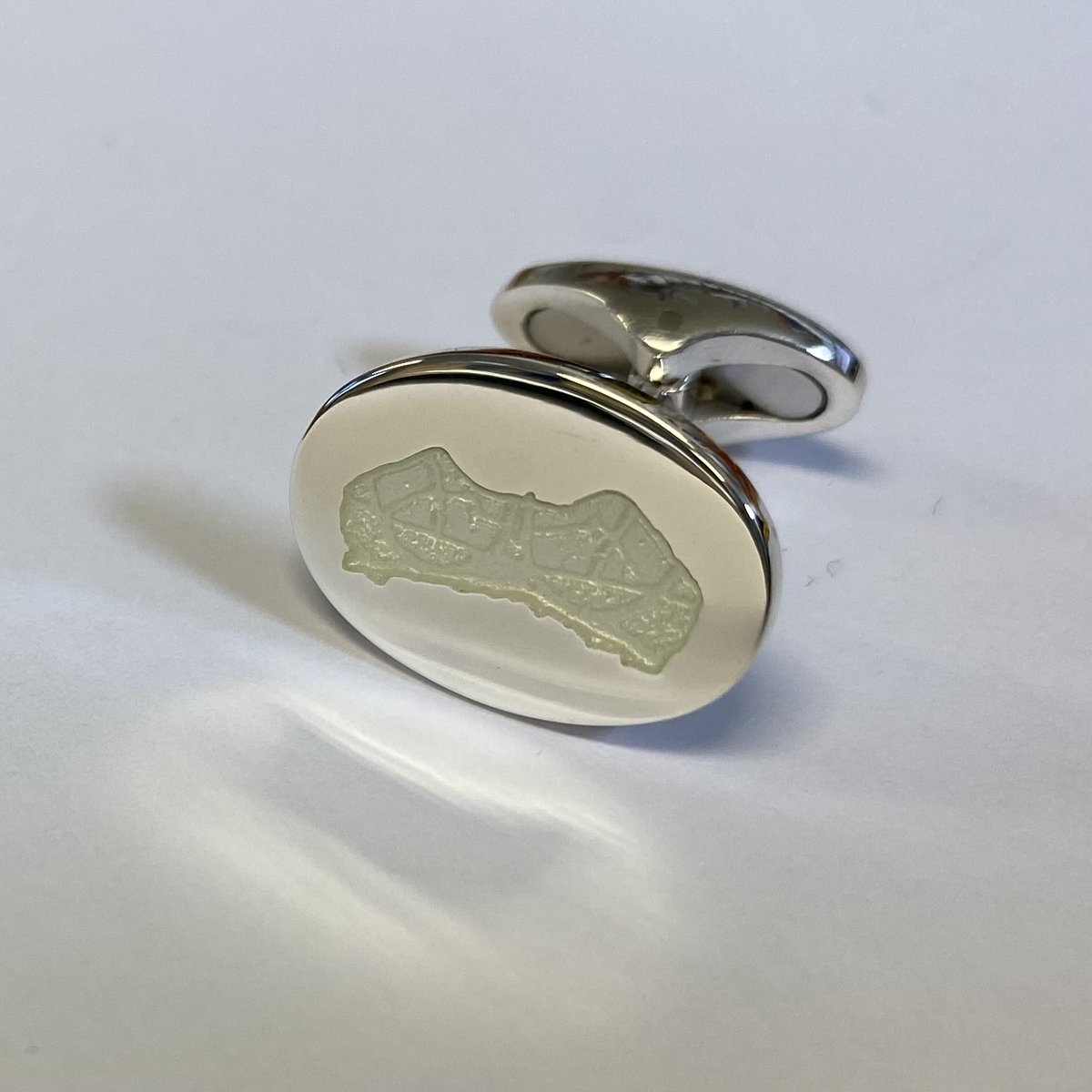 Harlette's tweet photo. £1,270,000.00 gbp Rendezvous Renaissance #Bra #Cufflink Mont Blanc #LingerieCufflink #Cufflink #Lingerie 
https://t.co/NcNe2Jcuk4 https://t.co/UXpIVKU0d6
