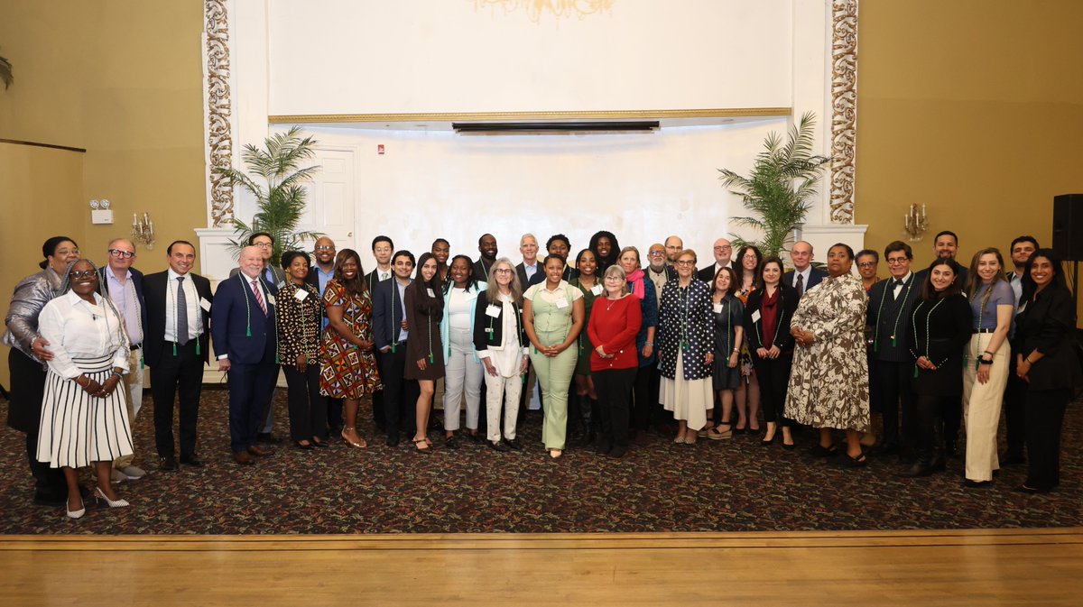 CUNYMed's tweet image. CUNY Medicine inducted students, alumni, residents, and faculty into the Alpha Ωmega Alpha Medical Honor Society last night, where they recited their oaths in unison. We thank Peter Bates, MD, and Denise Maybank for reminding us of the essence of becoming a physician.