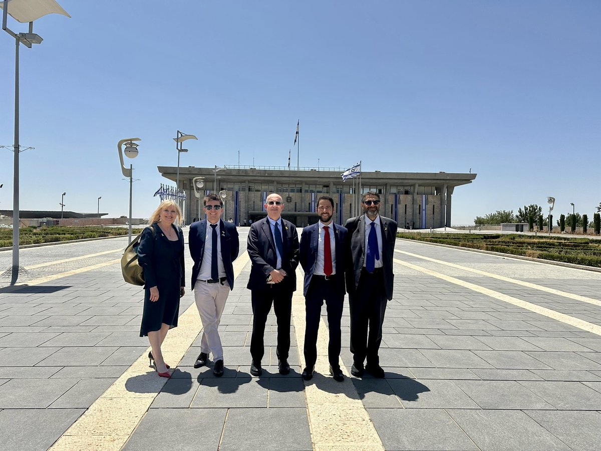 Phil Rosenberg (@philr_r) on Twitter photo <a href="/gidonsaar/">Gideon Sa'ar | גדעון סער</a> <a href="/WorldJewishCong/">World Jewish Congress</a> <a href="/BoardofDeputies/">Board of Deputies of British Jews</a> Next up we went to the Knesset - Israeli Parliament - to hear from Opposition leaders about their take on the current situation. <a href="/gidonsaar/">Gideon Sa'ar | גדעון סער</a> <a href="/WorldJewishCong/">World Jewish Congress</a> <a href="/BoardofDeputies/">Board of Deputies of British Jews</a> Next up we went to the Knesset - Israeli Parliament - to hear from Opposition leaders about their take on the current situation.