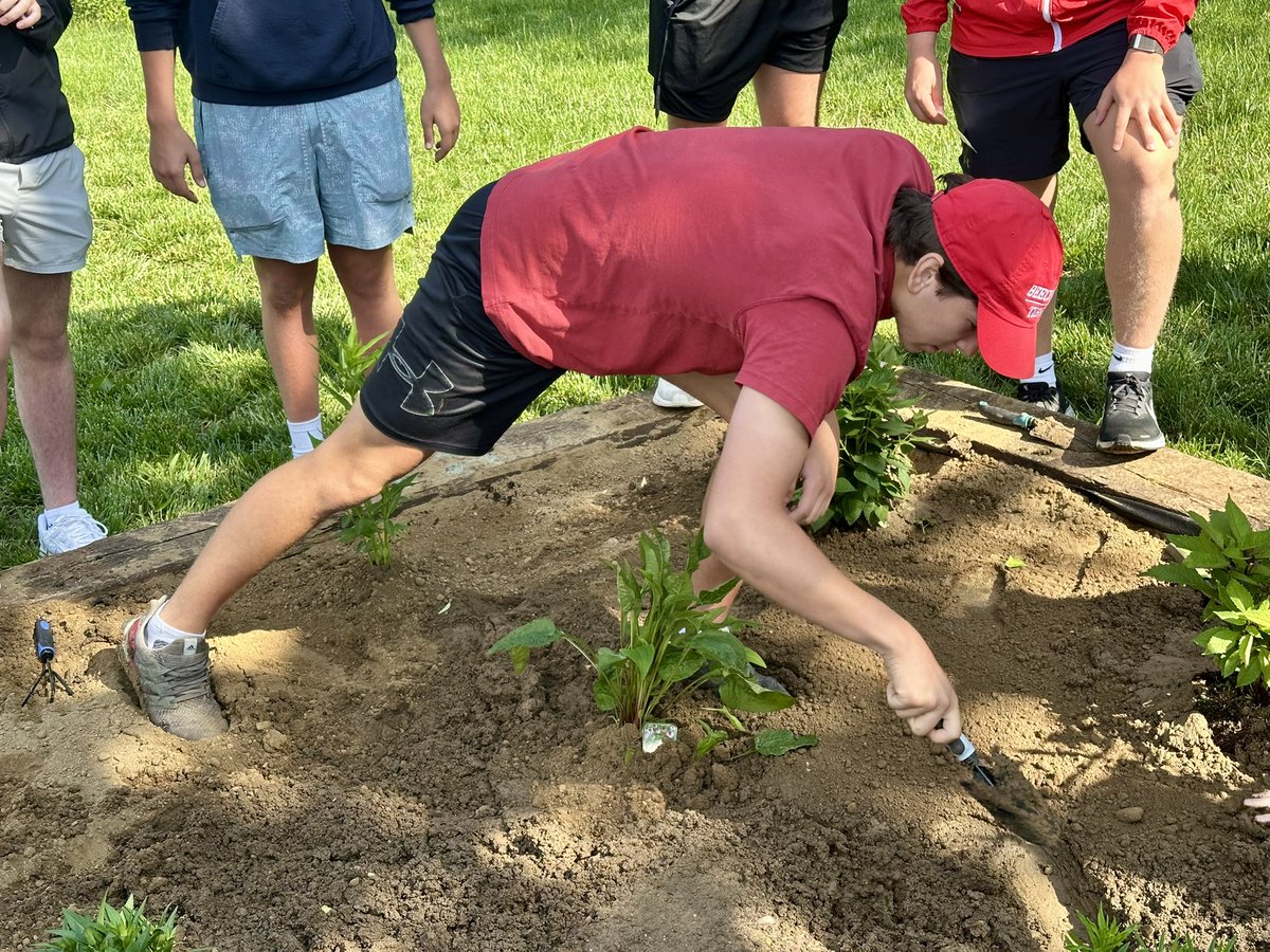 City of Fort Mitchell (@fortmitchellgov) on Twitter photo Seniors at <a href="/beechwood_tiger/">BeechwoodTigers</a> helped plant a butterfly garden this morning at General Ormsby Mitchel Park. The annual service day project was led by Nick Tewes and Brian Vercheak of the Fort Mitchell Public Works Department. Thank you, Beechwood High School Class of 2025! Seniors at <a href="/beechwood_tiger/">BeechwoodTigers</a> helped plant a butterfly garden this morning at General Ormsby Mitchel Park. The annual service day project was led by Nick Tewes and Brian Vercheak of the Fort Mitchell Public Works Department. Thank you, Beechwood High School Class of 2025!