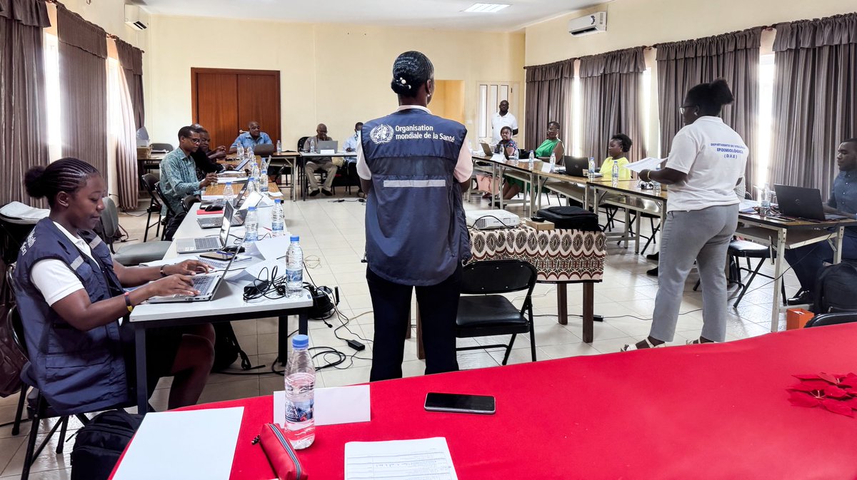 OMS_STP's tweet photo. #EIOS is a vital tool that enables early detection & assessment of public health threats.
In 🇸🇹, the Ministry of Health, w/ support from @OMS_STP @WHOAFRO & @OmsCaboVerde is training 26 'one health' professionals to improve outbreak response, save lives & mitigate economic impact https://t.co/7BcRO14h3F