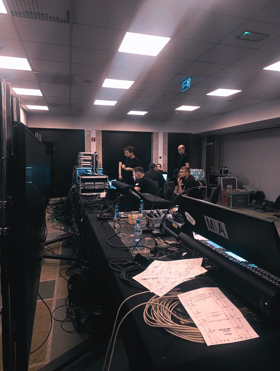 ⚓️Ready to navigate tomorrow's world? The PISM <a href="/Strategic_Ark/">PISM Strategic Ark</a> team is already on site in Warsaw, gearing up for tomorrow's conference launch! 🚀 
🛠️As you can see, it's a busy night of preparations to ensure everything is perfect for "Navigating Uncharted Waters." 🔧
🦸🦸‍♀️🦸‍♂️Our