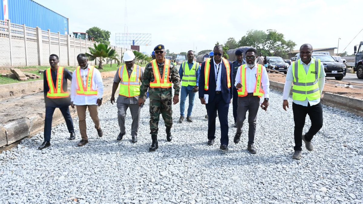 gpha_official's tweet photo. The DG of #GPHA, Brigadier-General Paul Seidu Tanye-Kulono, today, led a team to inspect the ongoing rehabilitation works on the Mangoadze Roundabout to Harbour Roundabout road.

#CSRImpact #Ghana #TrendingNow https://t.co/xcaH2wMtCW