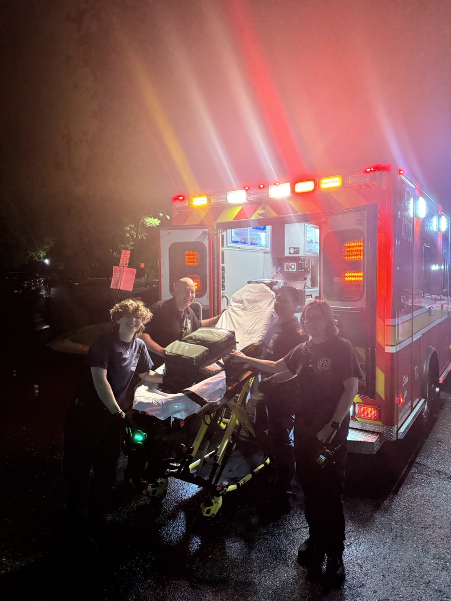 Happy EMS Recognition Day from our family to yours ⁦<a href="/RockvilleVFD/">Rockville Volunteer Fire Department, Inc</a>⁩ ⁦<a href="/HeroesUSA/">Hometown Heroes</a>⁩