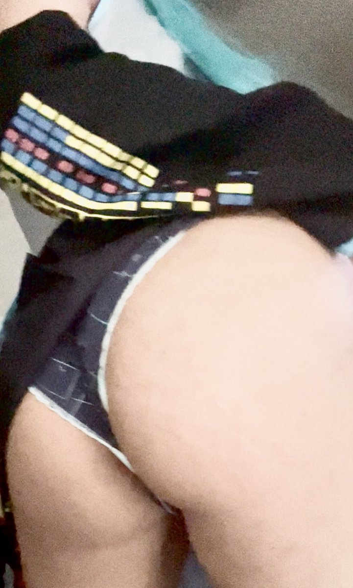neetshawty's tweet photo. you're ACTUALLY gonna jerk off to my FAT FUCKING JIZZBAITING PAWG WOBBLE CHEEKS while i'm on STAGE?? you're actually fucking GROSS!!! https://t.co/iI5rEUTCTM