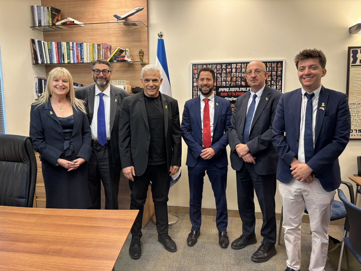 Phil Rosenberg (@philr_r) on Twitter photo Our <a href="/BoardofDeputies/">Board of Deputies of British Jews</a> delegation met Israel’s Leader of the Opposition, <a href="/YeshAtidParty/">🟠 יש עתיד</a>’s <a href="/yairlapid/">יאיר לפיד - Yair Lapid</a>, to hear about he would look to do things differently if he were in charge. Thanks for the time, Yair!
🇬🇧🇮🇱 Our <a href="/BoardofDeputies/">Board of Deputies of British Jews</a> delegation met Israel’s Leader of the Opposition, <a href="/YeshAtidParty/">🟠 יש עתיד</a>’s <a href="/yairlapid/">יאיר לפיד - Yair Lapid</a>, to hear about he would look to do things differently if he were in charge. Thanks for the time, Yair!
🇬🇧🇮🇱