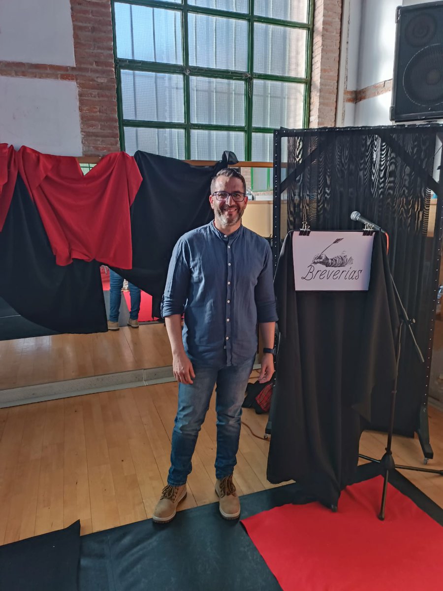iu_valdemoro's tweet photo. El sábado estuvo nuestro coordinador Julio Rodriguez de la Morena en la entrega de Premios II  Certamen literario que organizaba el Club Cultural Breverías. https://t.co/i2BzDddPlE
