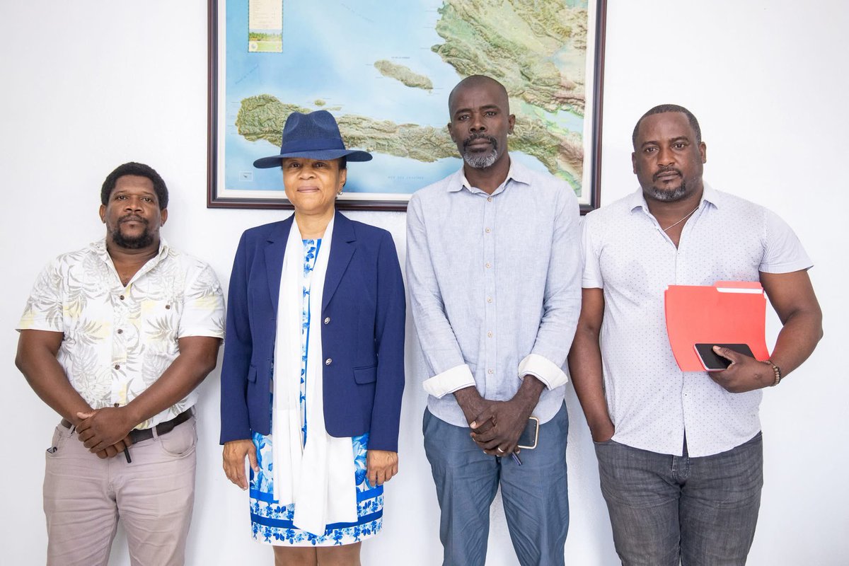 mpceht's tweet image. Rencontre entre la Ministre Ketleen Florestal et les Syndicats du Ministère de la Planification et de la Coopération Externe.
facebook.com/share/p/1AT3aM…