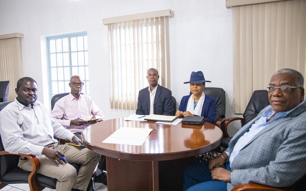 mpceht's tweet image. Rencontre entre la Ministre Ketleen Florestal et les Syndicats du Ministère de la Planification et de la Coopération Externe.
facebook.com/share/p/1AT3aM…