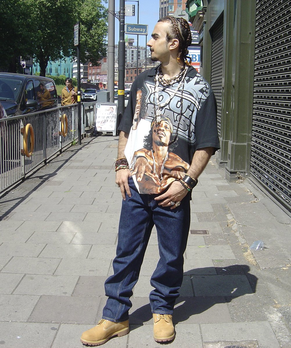 ronzonihines's tweet photo. Straight out the 2000’s, just like my newest song, this is the vibe I’m on. Out on the 30th ✌️.

#birmingham #crystal #thatsher #newsingle #2000s #fashion #ronzonihines https://t.co/gpTnhbim1o