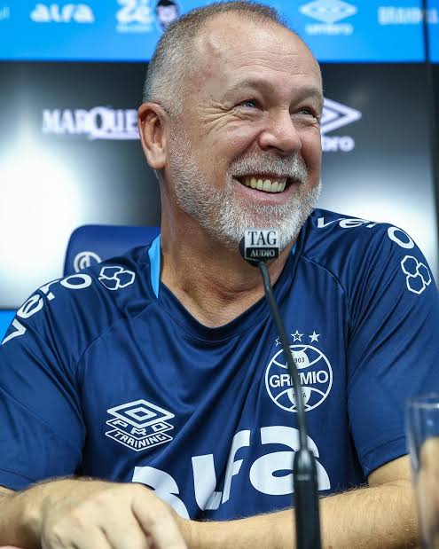 FrameSportClub's tweet photo. 🚨 GRÊMIO APRESENTA DESEMPENHO FRACO NOS ÚLTIMOS 15 JOGOS 🚨

Nos últimos 15 jogos, o Grêmio somou apenas 3 vitórias.
A equipe foi eliminada na 3ª fase da Copa do Brasil e atualmente ocupa a 17ª posição no Brasileirão.

Siga a Frame para mais conteúdos ⭐️
#Grêmio #Brasileirão https://t.co/59D43dwRcK