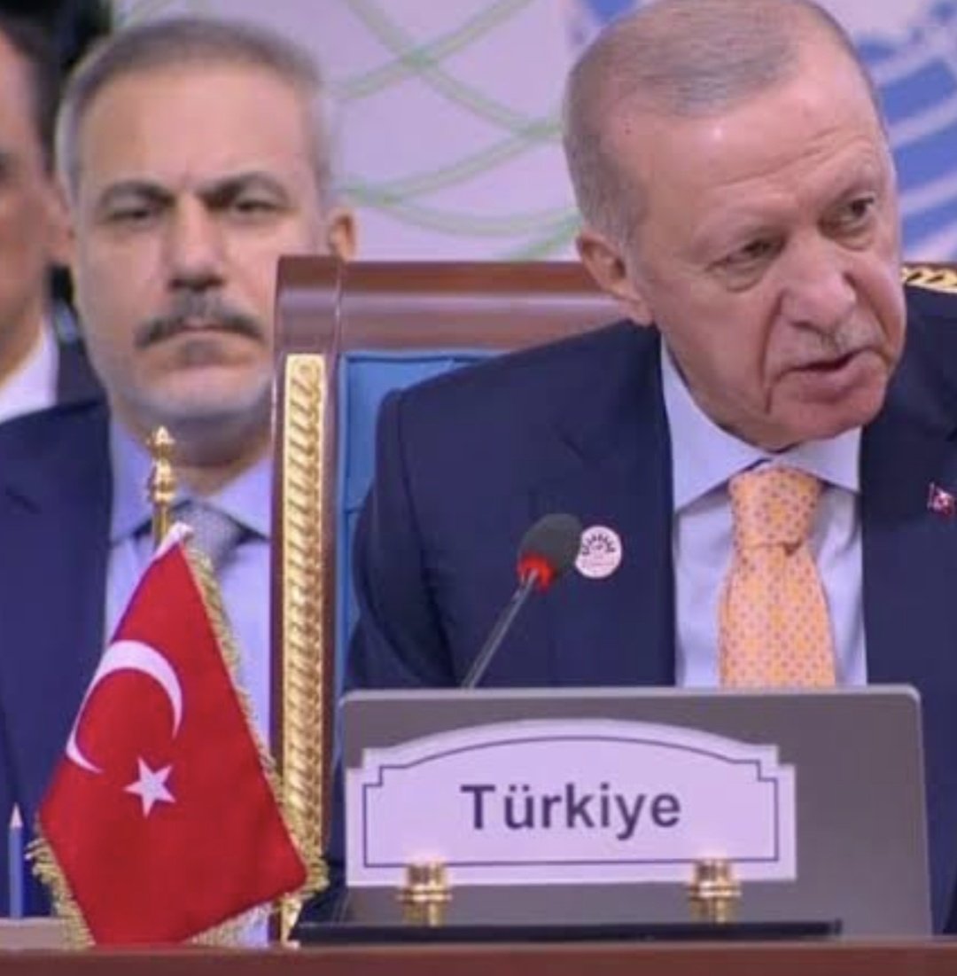 #SonDakika Hakan Fidan Cumhurbaşkanı adayı olsa oy verir misiniz ?

A- EVET     -      B- HAYIR
#GeceyeErdoğanFotoğrafıBırak