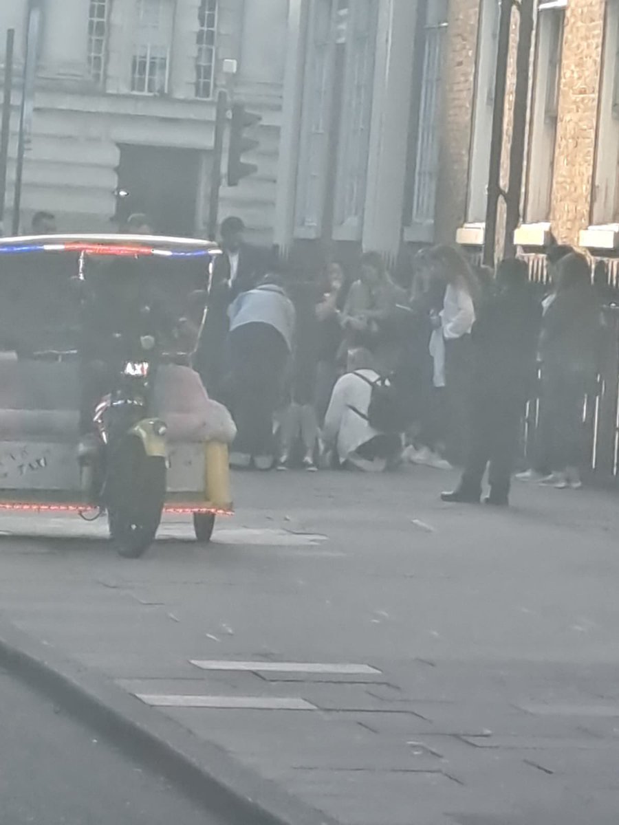 A serious collision has taken place this evening in Waterloo where a pedestrian has been hit by a cyclist cycling a pedicab….

I hope the woman is ok and recovers

<a href="/LondonTrafficW1/">London Traffic Watch</a>
