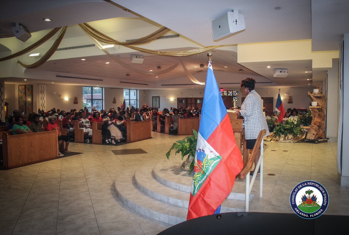 consulatorlando's tweet photo. 🇭��� Le Consulat d’Haïti à Orlando a commémoré le 18 mai avec une messe solennelle à St Andrew Church. Message d’unité, espoir et appel à faire briller notre bicolore partout, surtout en Floride Centrale. #18Mai #DrapoAyisyen #FiertéHaïtienne https://t.co/89f4l1NU67