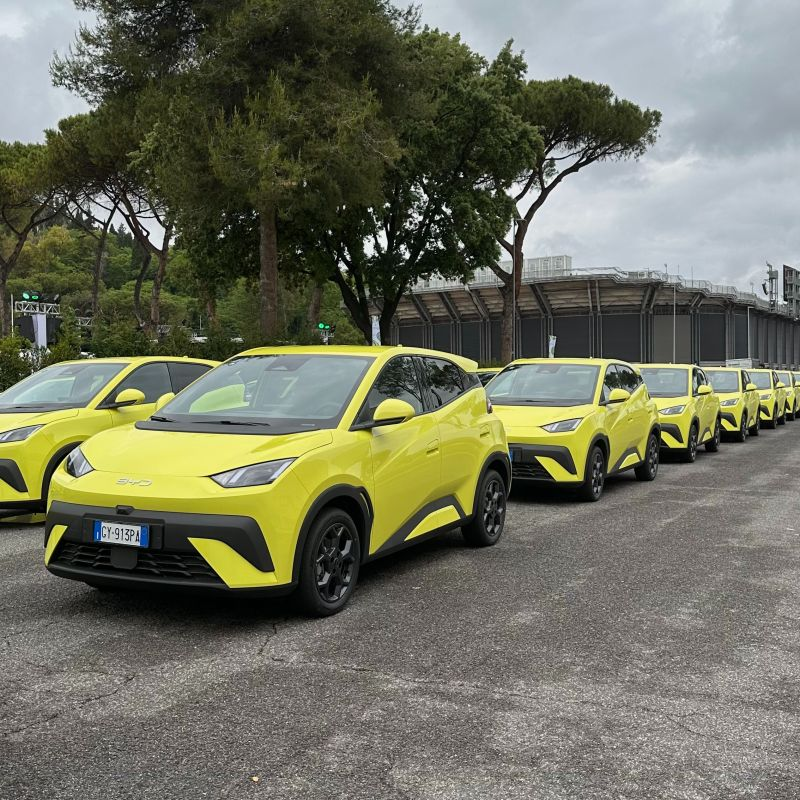 electricfelix's tweet photo. Reporting from Roma 🇮🇹
"In Italy, where today’s event was held, customers can lease it for €99 a month."
#alwaysbecharging
@AfonsoEV_ 📸&✍️
#BYD #Seagull #DolphinMini #Europe
Made in Hungary / Brazil before end of year reported by Afonso
@TaylorOgan @tphuang 🚨