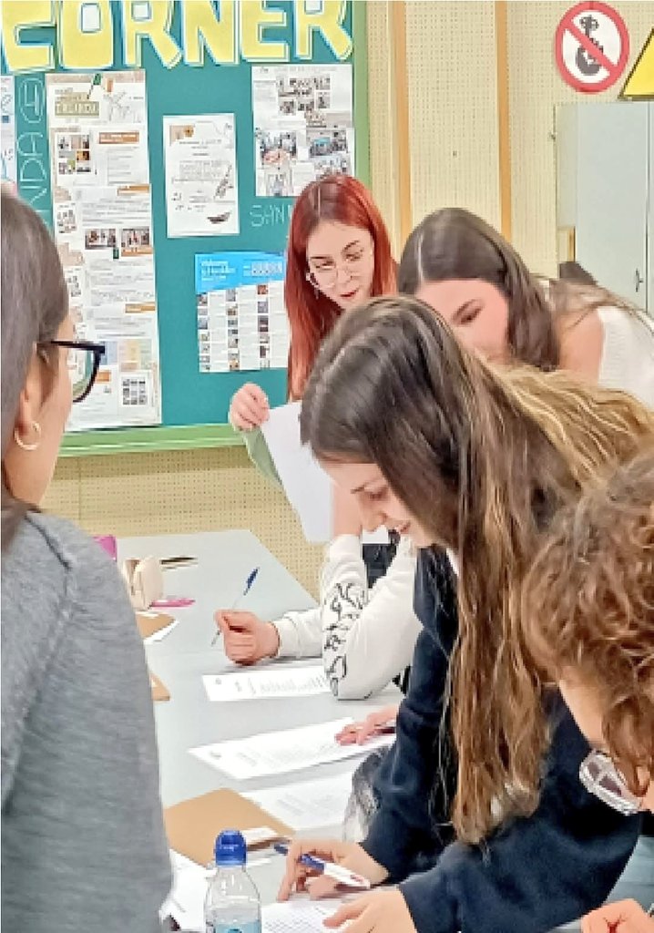 Este fin de semana finaliza el curso de Monitor de Tiempo Libre  ⛺ 🫕  impartido en #SanMartinDeLaVega. 
 
Una veintena de 💁🏼‍♀️ jóvenes se han formado 📑 y recibirán su titulo oficial que les abrirá las puertas este verano al mercado laboral.

📰 NOTICIA:
 ayto-smv.es/2025/05/20/fin…