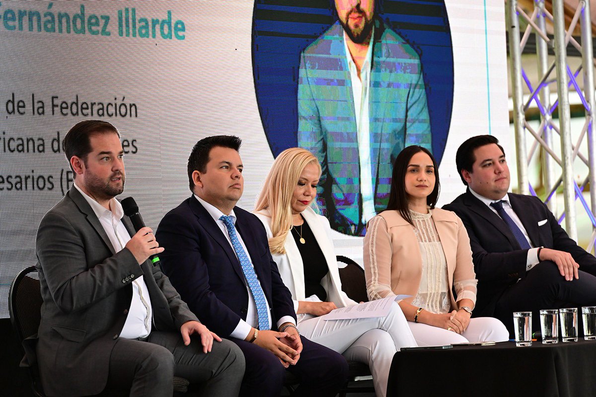 📸 Matías Fernández Illarde, Presidente de la <a href="/FIJEmpresarios/">FIJE</a> , enfatiza:
“El verdadero desarrollo comienza cuando las juventudes dejan de ser invitadas y empiezan a ser protagonistas.”
 #GYLFORUM ##GYLF2025 #CostaRica #JuventudLíder