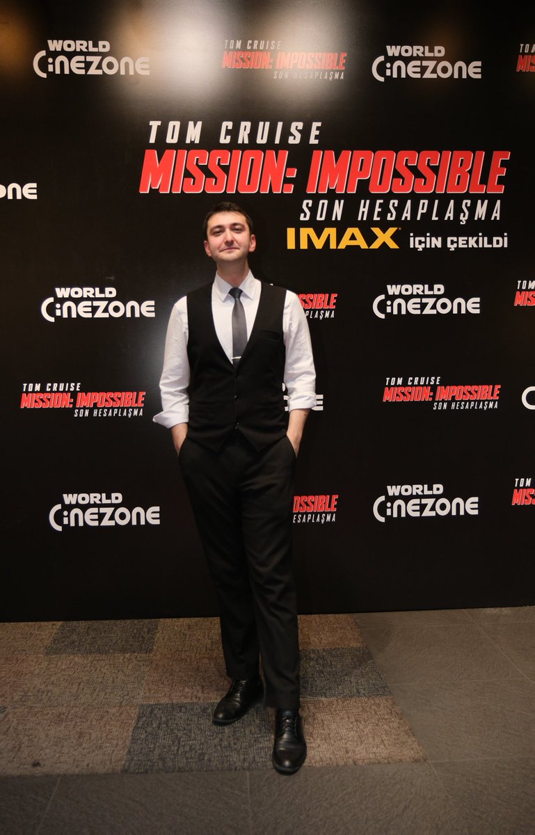 Bir filmin yerinin sinema olduğunu ve hiçbir şeyin bir filmi sinemada izlemek kadar etkileyici olamayacağının kanıtı bir film. Türkiye’deki tüm salon işletmecileri; perdelerini, projeksiyonlarını, hoparlörlerini, salonlarını layık konuma getirirlerse salonlar yine dolup taşar.