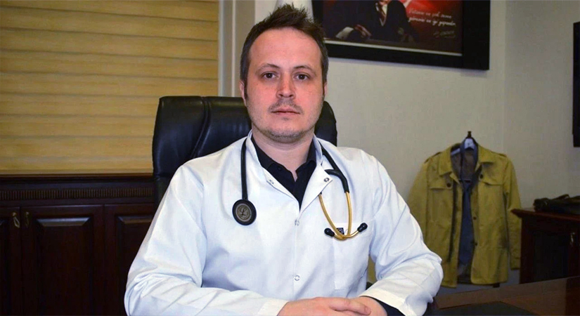 Başhekim Dr. Kaynak Gecesini Gündüzüne Katıyor! Siirt EAH’deki Sorunlara Bir Bir Neşter Vuruyor

yenisiirt.com/bashekim-dr-ka…