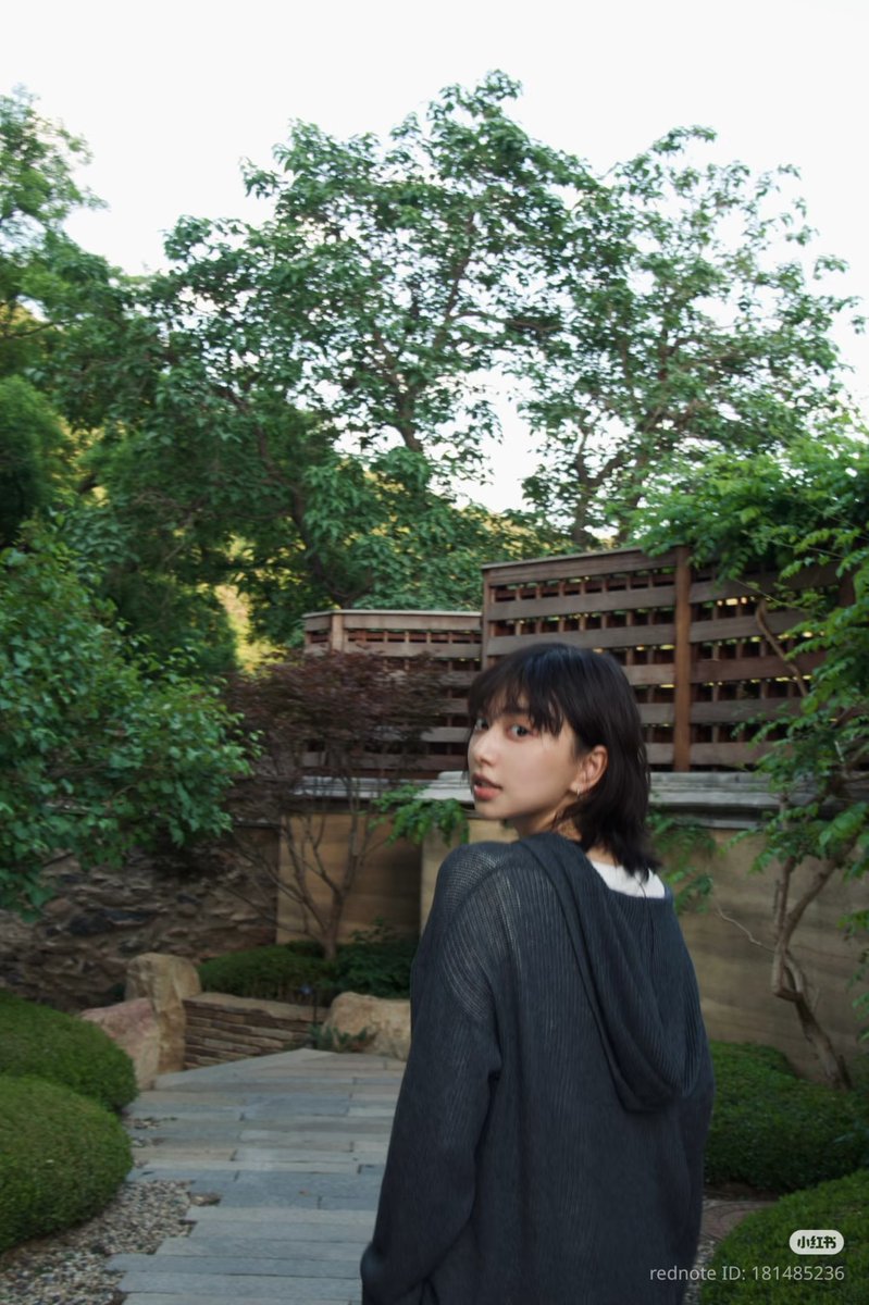 Rachelitaarchvs's tweet photo. 250521 Xiaohongshu
"👒"
#王若衫 #RachelWang #WangRuoshan #Elita https://t.co/MB5UarBIDn