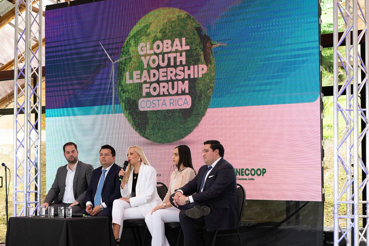 🎙️ <a href="/GiorgianaCalvo/">Giorgiana Martínezgarnelo y Calvo</a> , Directora General del <a href="/gylforum/">Global Youth Leadership Forum®</a> , modera el panel destacando:
“Estamos en un momento clave donde las nuevas generaciones protagonizan el crecimiento de un país.”
 #GYLF2025 #CostaRica #JuventudLíder