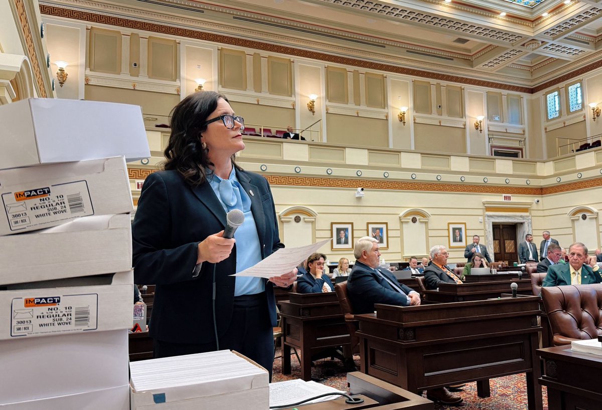 Leader Julia Kirt stacked 1,500 of our 3,000+ veto request letters from Oklahomans on her desk while she debated against the passage of SB 1027. 

THANK YOU to everyone that signed to stand up for our initiative petition. #ProtectTheVote