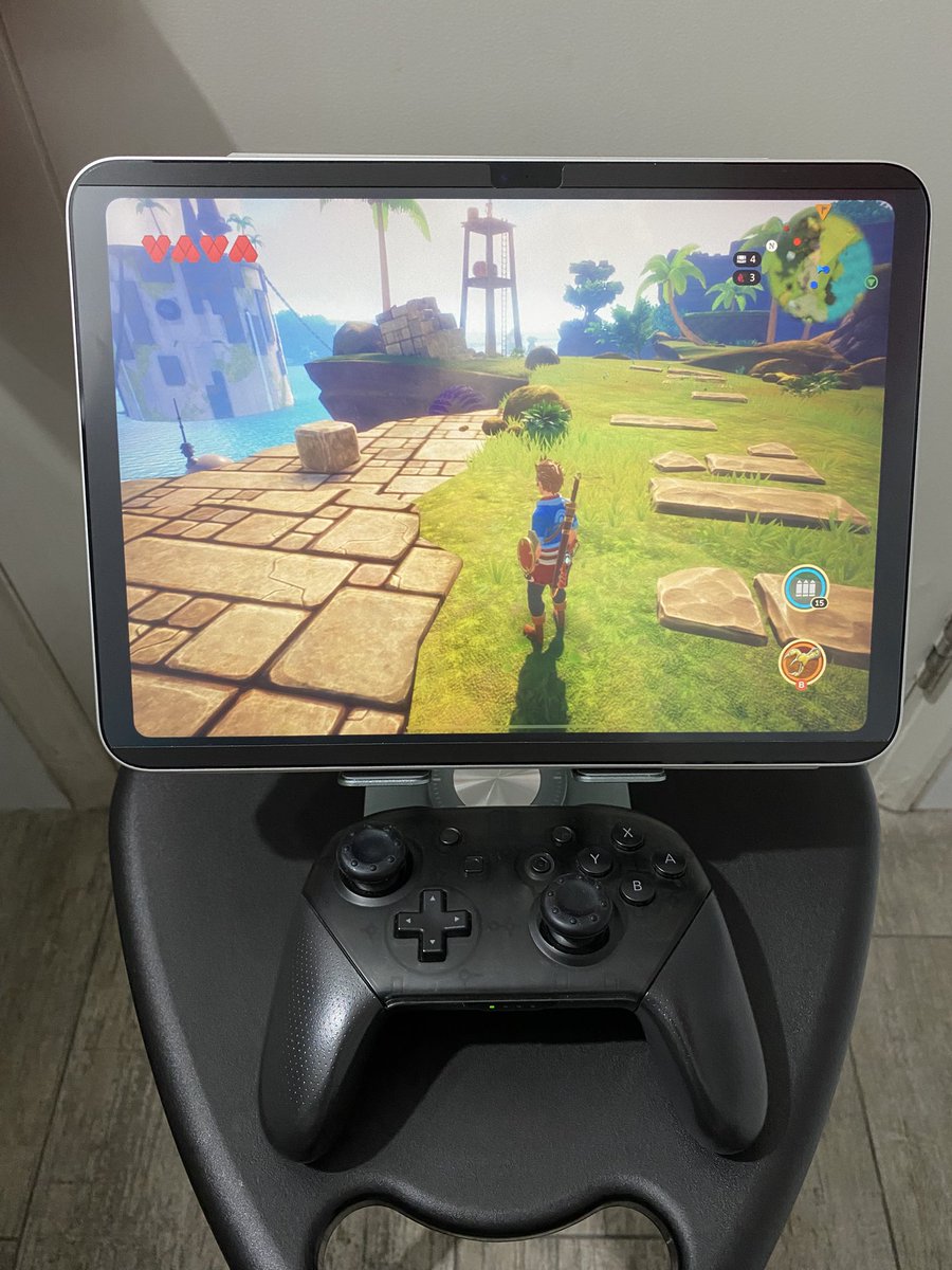 giacomonti's tweet image. Sip… En el trono, jugando con mi iPad, Pro Controller.

#AppleArcade #Apple #iPad #ProController