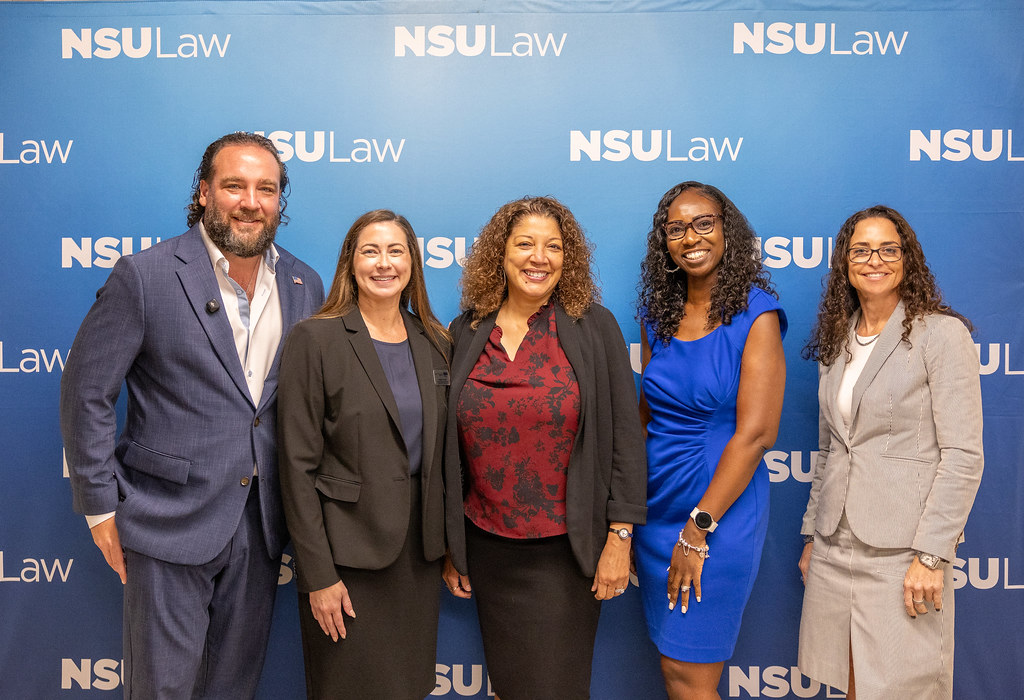 🎓 NSU Law honored 75 grads in the Van Horn Law Group Pro Bono Honor Program on May 12!

🏆 13,131 hours of service across Bronze, Silver &amp; Gold distinctions.

👏 Huge thanks to Dean Duhart, Chad Van Horn &amp; team for championing pro bono!

#NSULaw #PracticeReadyInnovators #ProBono