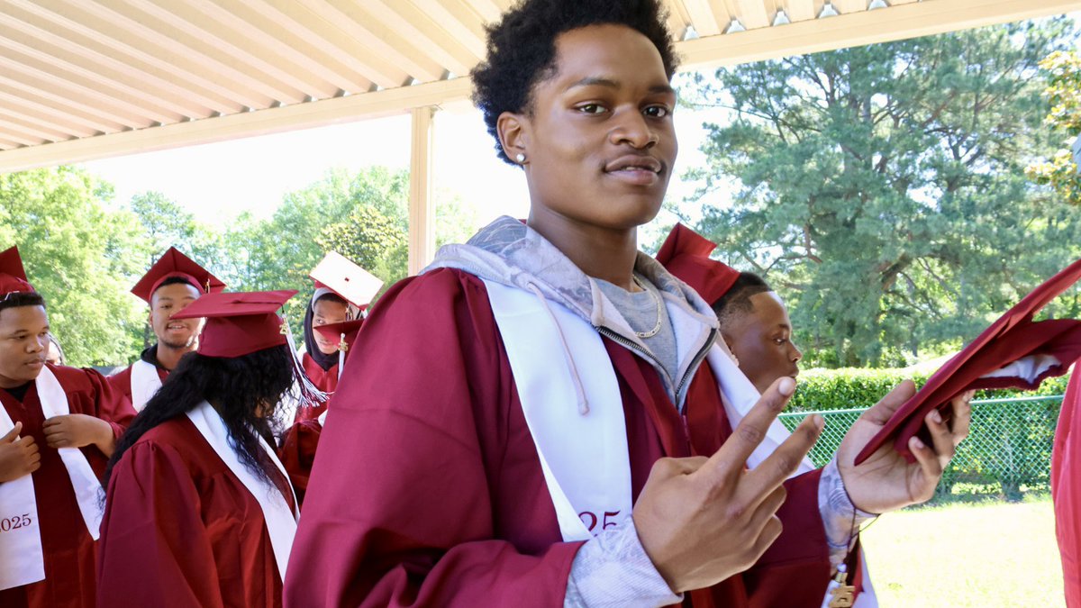 The <a href="/EaglesHLHS/">Horn Lake High School</a> of 2025 sparked inspiration across elementary school campuses, donning caps &amp; gowns that symbolize the limitless potential that lies within them, &amp; igniting a sense of excitement. #BeTheStandard #TeamDCS