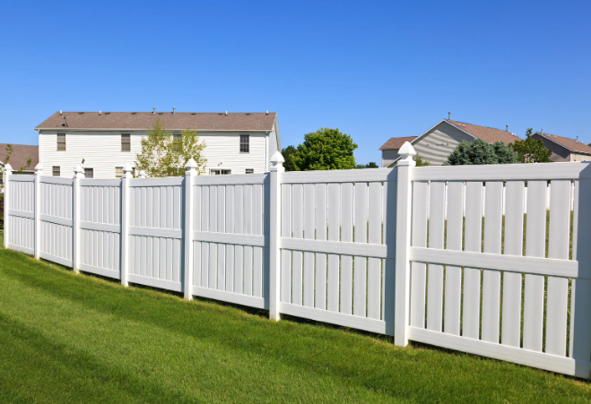 A homeowner used a utility box to place their fence, and took 6 feet from their neighbors by mistake. 😬

The fence came down. Don’t guess—get a boundary survey: bit.ly/3GIkQlu

#LandSurveying #Homeownership #StLouis #PropertySurvey,