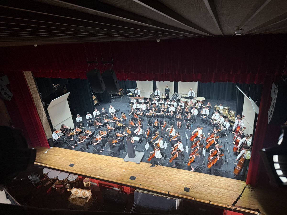 #eiMusic students are outstanding <a href="/eischools/">East Islip UFSD</a>   Tonight we start with honors wind ensemble. Then honors choir and honors symphony orchestra closes the night  #eipride