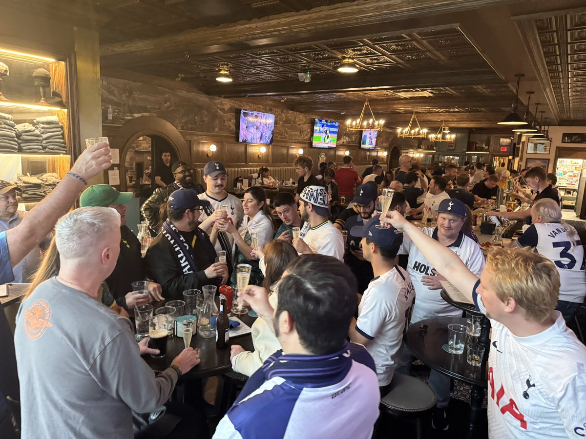 .<a href="/ArlingtonSpurs/">Arlington Spurs</a>  what a day! 
Thanks to everyone for coming out #ChampionsLeague #EuropaLeagueFinal