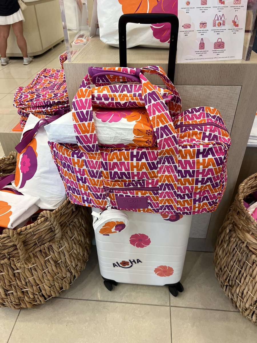 milimiliLLC's tweet image. ハワイからブログ更新しました。

ハワイアンエアラインのコラボが可愛い過ぎ♡♡♡

ameblo.jp/milimilisan/en…

#milimili_hawaii
#幸運がみちあふれるスピリチュアルハワイ @alohacollection @hawaiianairlines
#alohacollection @alamoanacenter #alamoana #hawaiianairlines #pouch #totebags #tote