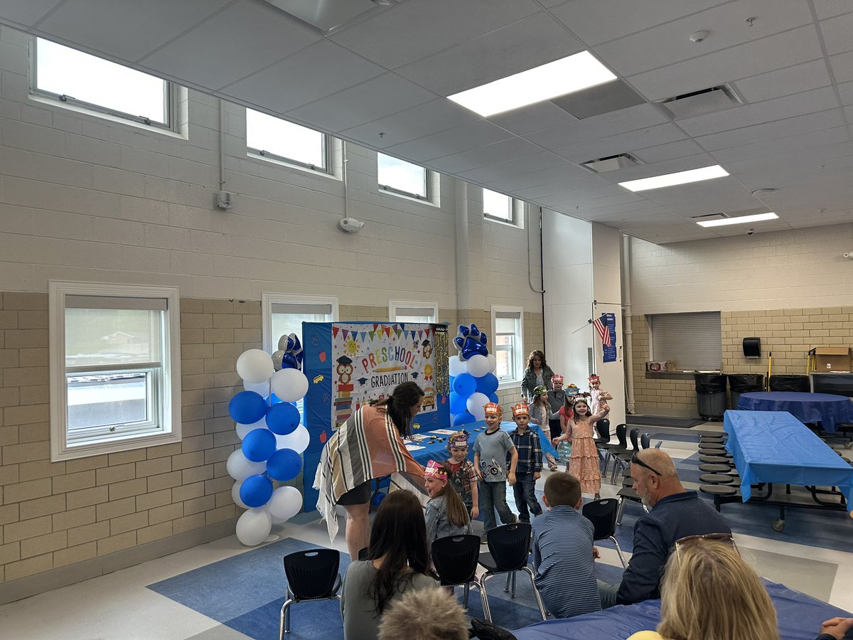 DrBryson23's tweet image. 🎓🧸 From tiny footsteps to big dreams — our preschoolers are graduating today!
We’re so proud of all the giggles, growth, and milestones.
Kindergarten, here they come! 🌟💛
#PreschoolGraduation
