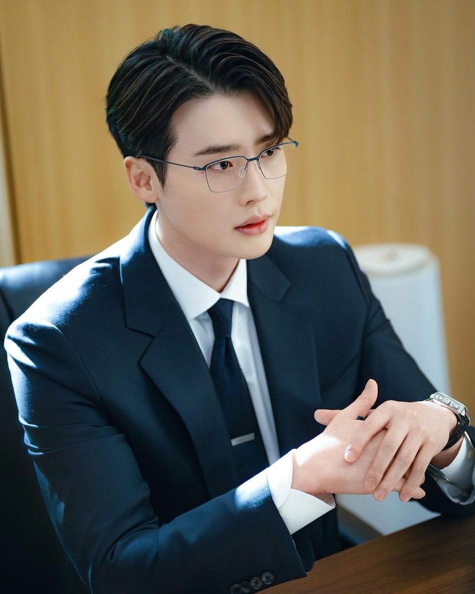 mojiddot's tweet photo. 9년차 어쏘 변호사 안주형으로 변신 완료✨
7월, 이종석이 능력 만렙 변호사 안주형으로 찾아옵니다😎

https://t.co/plShOZFQCc

#이종석 #leejongsuk #jongsuk #イジョンソク https://t.co/DQ2D4jojUY