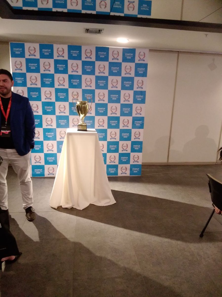 santidavid's tweet image. Hoy hubo esta premiación y también la de Startup world cup, en #webcongress: