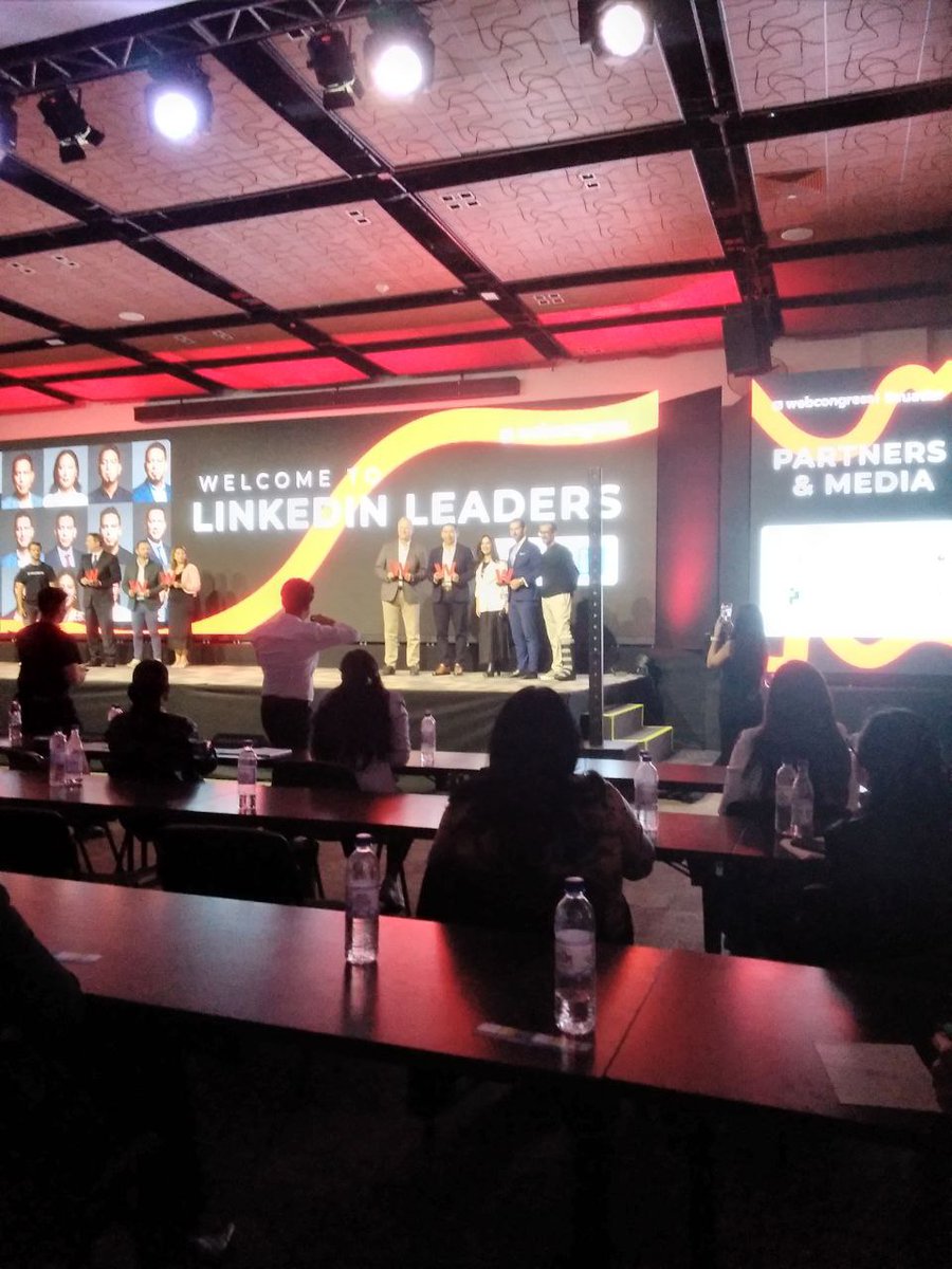 santidavid's tweet image. Hoy hubo esta premiación y también la de Startup world cup, en #webcongress: