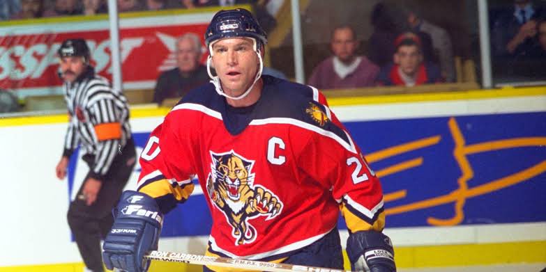 Off the Hosel tweet media