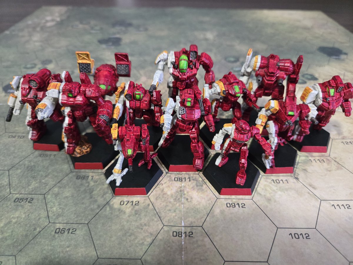 thehereticdude's tweet image. Another Company done. Basically the lyran guards but it's red not blue.