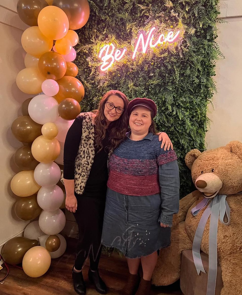 Valer62869Page's tweet photo. Happy birthday to my dear fiend  I hope today is the best day!! Love you LOTS!!! https://t.co/6JDGEhVYg8