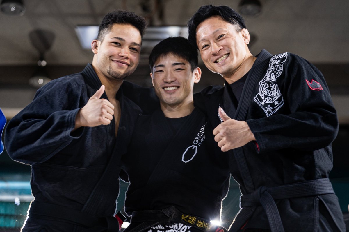 romancombat's tweet photo. Behind the scenes of ROMAN2.
ローマン2の舞台裏
#大浦マイケ Myke Ohura
#大脇征吾 Shogo Owaki
#半谷泰佑 Taisuke Hangai
Photo©️Akiko Sekiguchi
#ROMAN格闘技 #roman2
#rootsofmartialartsnetwork
#柔術 #ROMANJIUJITS #cagecheck https://t.co/7nTzXWh7YT