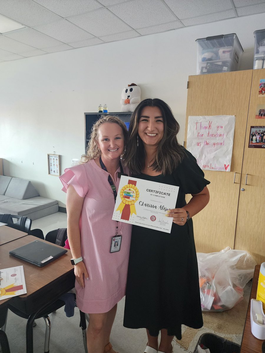 Making final rounds visiting our AMAZING first-year teachers! They are tired, but still smiling! So proud of them on a great first-year! 👩🏼‍🏫