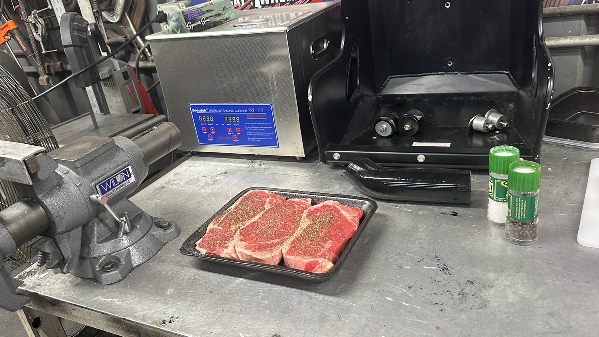Calibone's tweet image. If @jankybobby and I can’t watch the racing we planned on I guess we will keep practicing for a shot at the @ripjetson9 master chef trackside series that’s inevitably going to happen one day…..