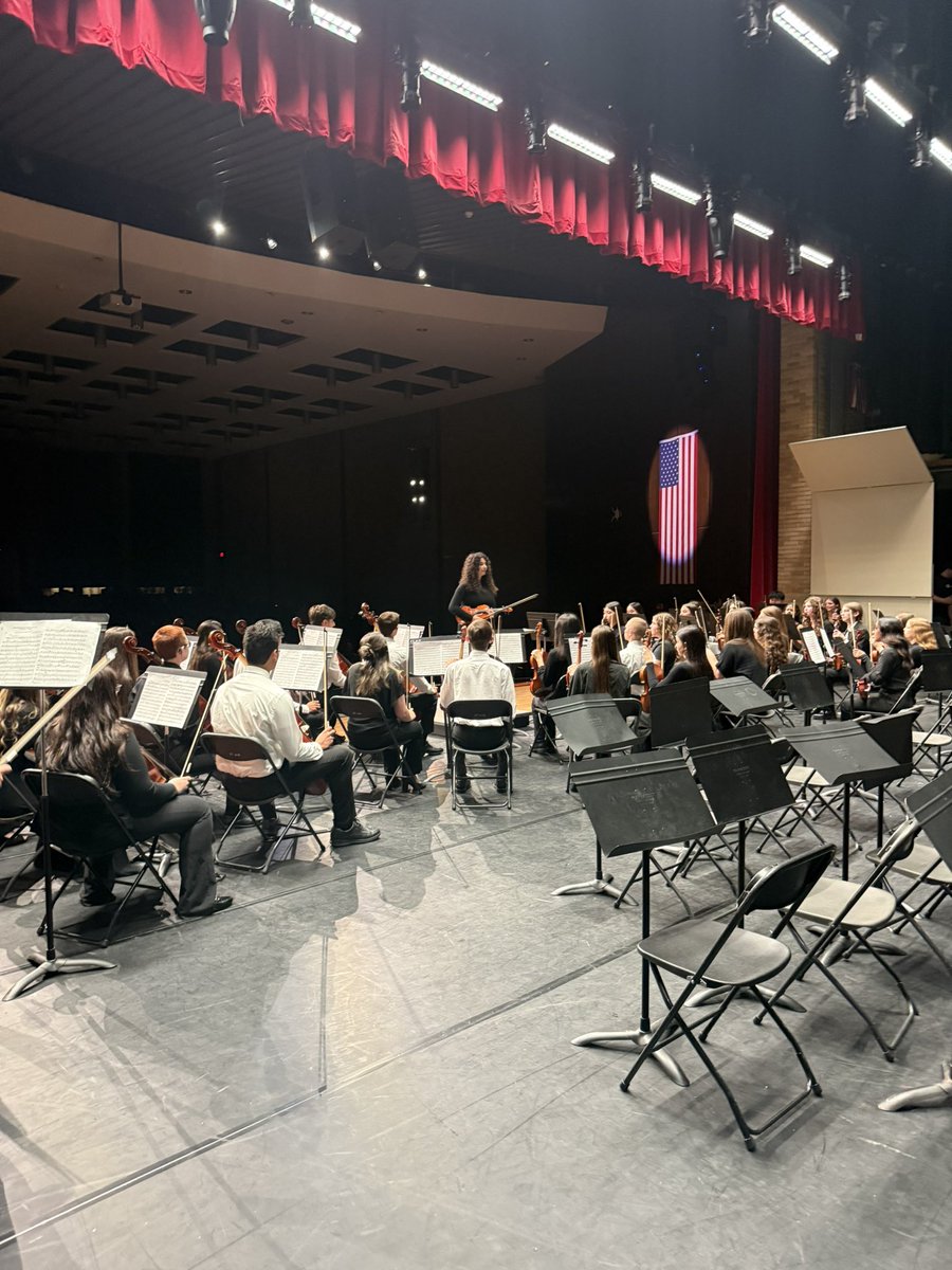#eiMusic students are outstanding <a href="/eischools/">East Islip UFSD</a>   Tonight we start with honors wind ensemble. Then honors choir and honors symphony orchestra closes the night  #eipride