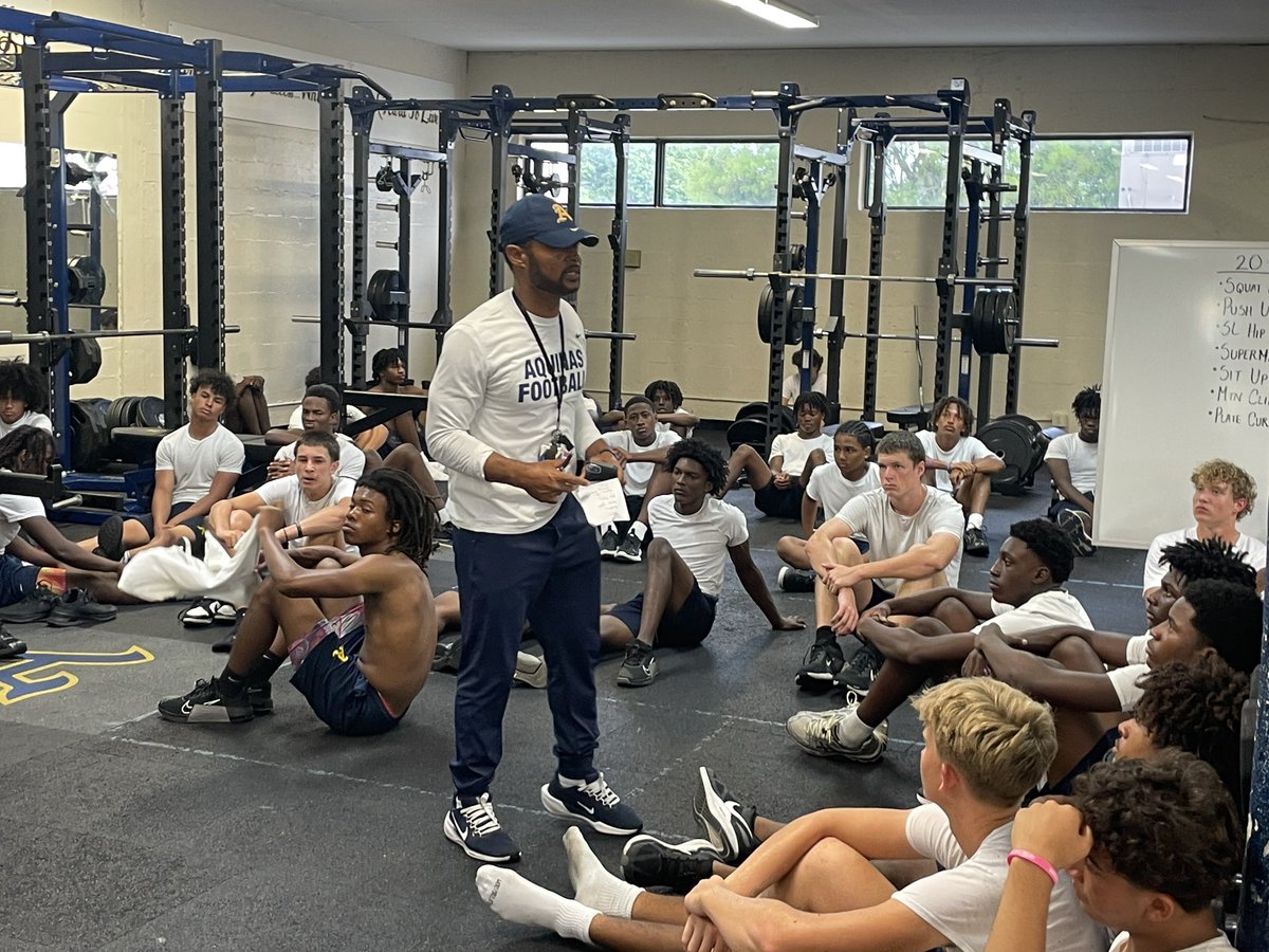 Aquinas Football (@sta_football) on Twitter photo 🔹The moment will pass, but the memory is forever.🔹
🔸Fully focused for faith, family, & football forever.🔸
#FTF
#Brotherly_Love
#YouGoWeGo
<a href="/CoachHarriott/">Roger Harriott</a> 🔹The moment will pass, but the memory is forever.🔹
🔸Fully focused for faith, family, & football forever.🔸
#FTF
#Brotherly_Love
#YouGoWeGo
<a href="/CoachHarriott/">Roger Harriott</a>